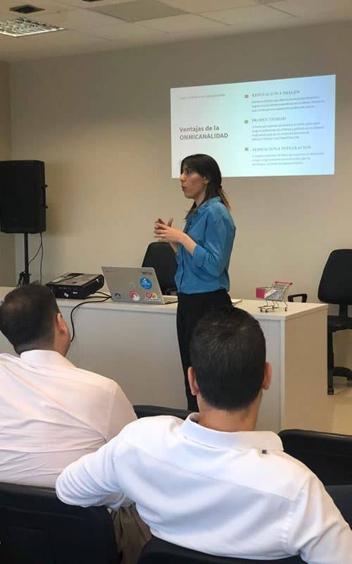 Expositora María Luz Hamparsomian